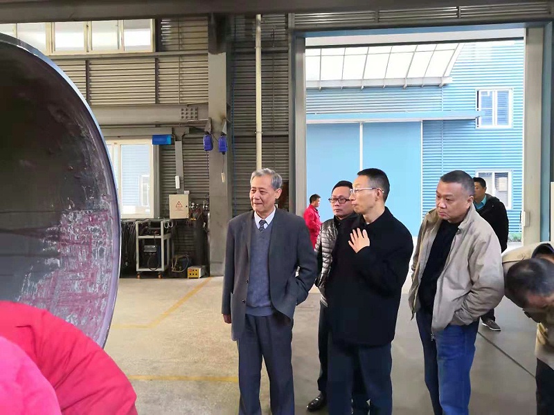 宋天虎監事長參觀熊谷管道全自動焊機